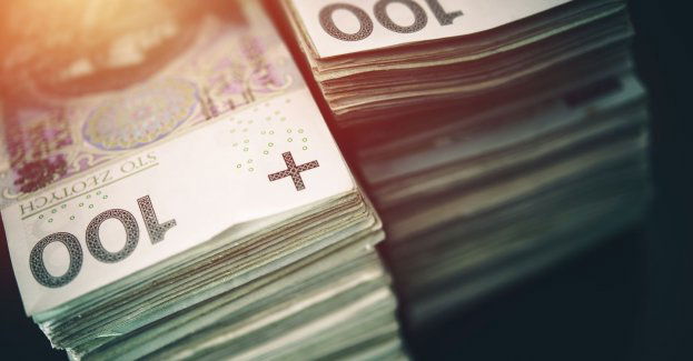 Kolejne oszustwo inwestycyjne, 52-latek stracił ponad 100 tys. zł
