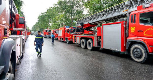 Podczas pożaru zawalił się strop domu wielorodzinnego