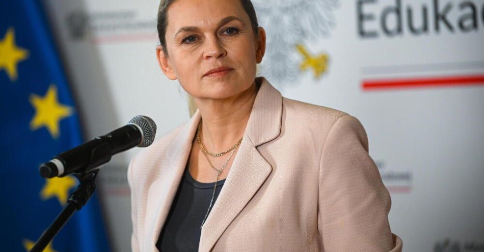 zdjęcie: Nowacka: wobec nauczycielki ze szkoły w Kielnie toczy się postępowanie dyscyplinarne / Warszawa, 19.12.2025. Minister edukacji Barbara Nowacka na konferencji prasowej w siedzibie resortu w Warszawie, 19 bm. Konferencję zorganizowano w związku z prezydenckim wetem ws. nowelizacji prawa oświatowego. (obm/mgut) PAP/Marcin Obara