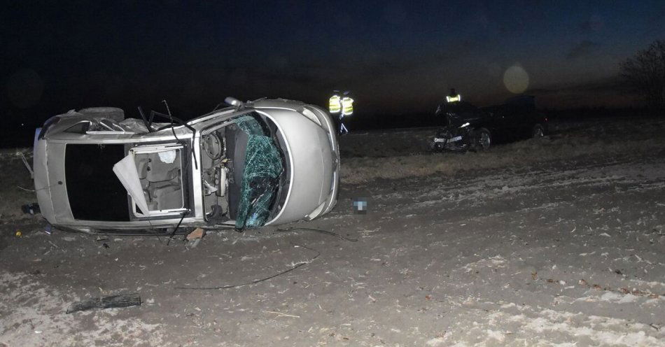zdjęcie: Groźny wypadek w Kamieniu: ciężko ranny kierowca Renault / fot. KMP Chełm
