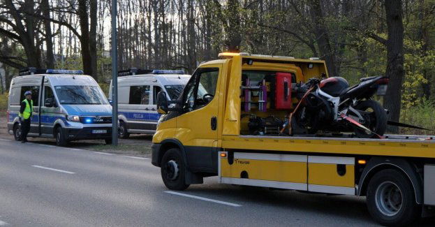 36-letni motocyklista potrącił dwie osoby w Marysinie Wawerskim, jedna nie żyje
