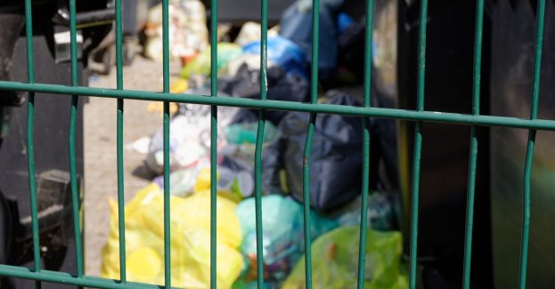 Pijana matka chciała z ośmioletnią córką nocować w wiacie śmietnikowej