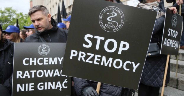 Przez Warszawę przeszedł marsz medyków przeciw przemocy