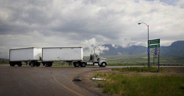 Po kolizji z udziałem dwóch tirów nieprzejezdna autostrada A4
