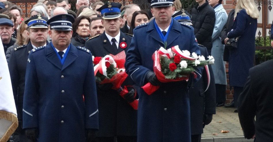 zdjęcie: Zwoleń uczcił 107. rocznicę odzyskania niepodległości / fot. KPP w Zwoleniu