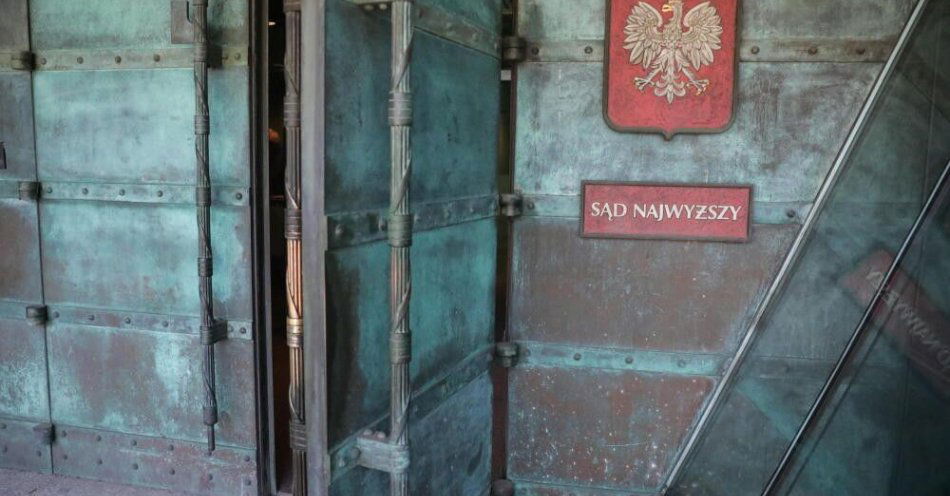 zdjęcie: SN odmówił uchwały ws. warunkowego zwolnienia z kary dożywocia; kolejny spór o wyłączenie sędziów / Warszawa, 16.06.2025. Siedziba Sądu Najwyższego w Warszawie, 16 bm. Poniedziałek 16 czerwca br. jest ostatnim dniem na składanie w Sądzie Najwyższym protestów przeciwko wyborowi Prezydenta RP. Protest można złożyć bezpośrednio w budynku SN w godzinach pracy sądu od 8 do 16 lub nadać za pośrednictwem Poczty Polskiej. (tg/mgut) PAP/Tomasz Gzell