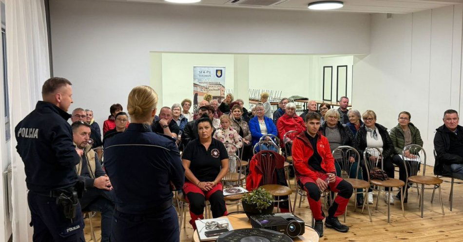 zdjęcie: Jak nie dać się oszukać? Porady dla seniorów od dzielnicowego / fot. KMP w Olkuszu
