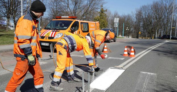 Katowice odmalowują oznakowanie poziome i modernizują oświetlenie uliczne by poprawić bezpieczeństwo na drogach