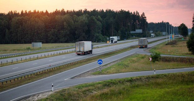 W pow. kolskim ciężarówka zablokowała A2 w kierunku Poznania