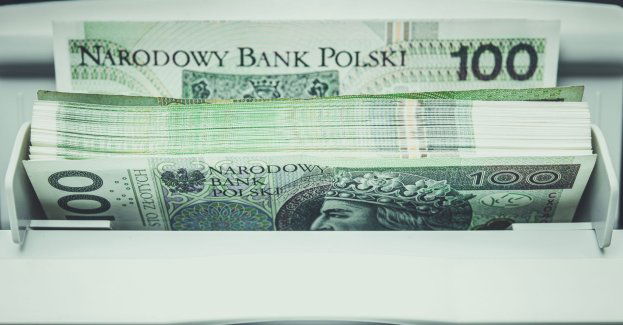 Zabrali pieniądze pozostawione w bankomacie