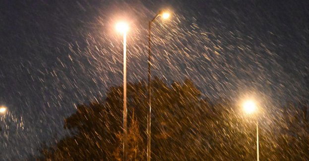 Intensywne opady śniegu, temperatura w okolicach zera lub na lekkim minusie