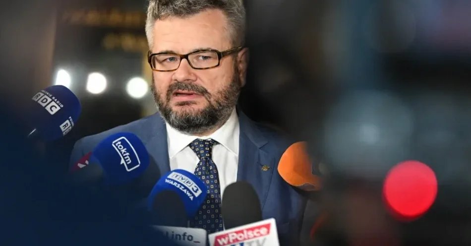 zdjęcie: Prok. Skiba: umorzono śledztwo ws. „zamachu stanu” w zakresie wątków dotyczących TK, SN i KRS / Warszawa, 02.07.2026. Rzecznik prasowy Prokuratury Okręgowej w Warszawie prokurator Piotr Skiba podczas briefingu prasowego w siedzibie prokuratury w Warszawie, 2 bm. Briefing dot. działań Prokuratury Rejonowej Warszawa - Ursynów w zakresie nieprawidłowości w Prosektorium Szpitala Południowego w Warszawie. (sko) PAP/Radek Pietruszka