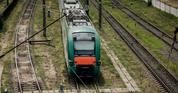 Po wypadku utrudnienia na linii kolejowej Kraków - Olsztyn w gminie Sobków