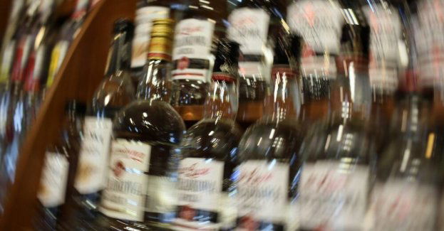 Celem podwyżki akcyzy na napoje alkoholowe jest ograniczenie ich spożycia