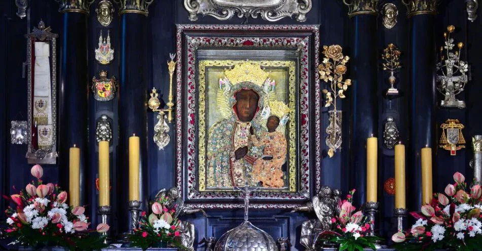 zdjęcie: Jasna Góra: gen. Białas odczytał akt zawierzenia Wojska Polskiego Matce Boskiej / Częstochowa, Jasna Góra, 04.08.2023. Kaplica cudownego obrazu Matki Boskiej Częstochowskiej na Jasnej Górze, 4 bm. (pp/ibor) PAP/Przemysław Piątkowski
