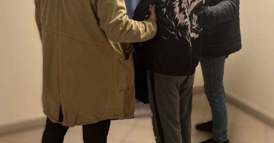 zdjęcie: Ukrył się w oborze i trafił do więzienia na 8 miesięcy / fot. KPP w Człuchowie