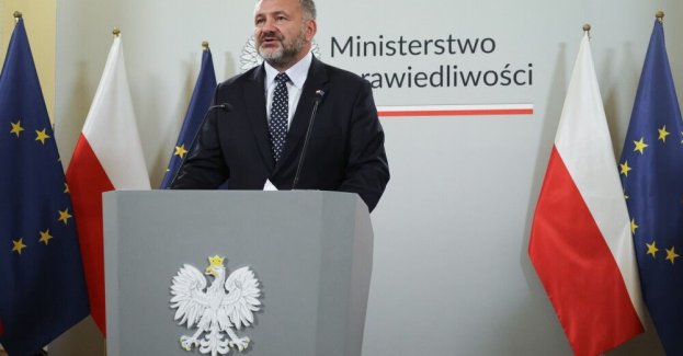 Żurek: polskie władze ustalają, kto ubiegał się o azyl na Węgrzech