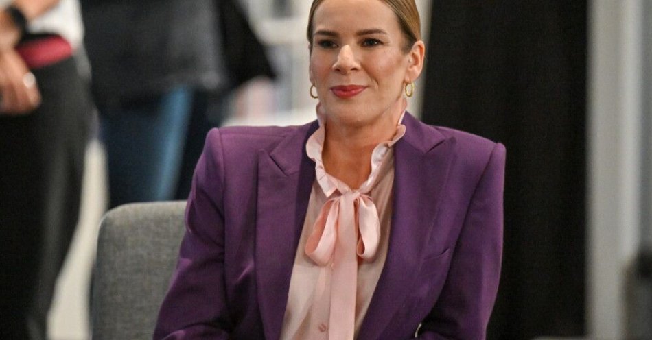 zdjęcie: Marta Nawrocka: chcę w najbliższych dniach otworzyć fundację „Blisko Ludzkich Spraw” / Kielce, 30.10.2025. Pierwsza dama Marta Nawrocka na spotkaniu z Klubem Przedsiębiorczych Mam, 30 bm. w Kielcach. (mr) PAP/Piotr Polak