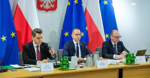 Rozpoczęło się posiedzenie komisji śledczej ds. afery wizowej; w planach - powołanie biegłych