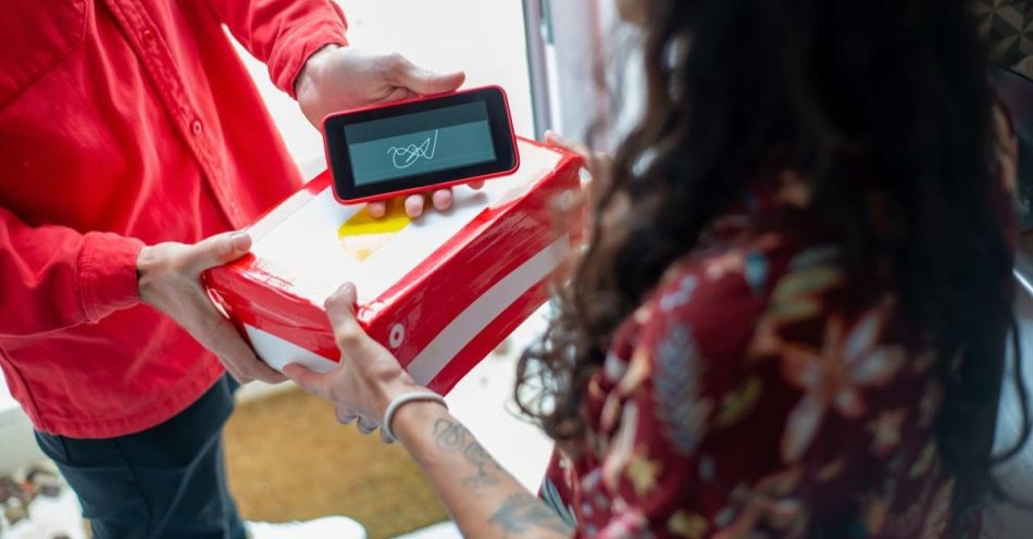 zdjęcie: Oszustwo na paczkę za pobraniem w Bytowie / fot. KPP w Bytowie