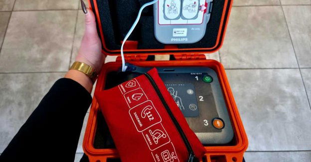 Defibrylator AED dostępny całą dobę w komendzie w Lubaczowie