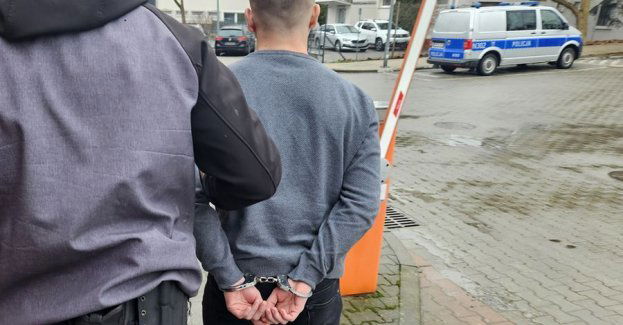 Areszt dla kierowcy, który odpowie za udział w obrocie narkotykami. W jego samochodzie znaleziono ponad 1000 porcji narkotyków