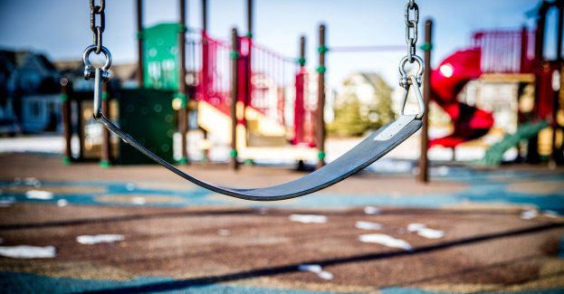 Naukowcy z KUL badają, jakie bakterie występują na lubelskich placach zabaw