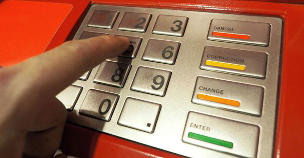 13-latek i trzech 14-latków oszukiwali metodą na Blik