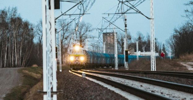 Mężczyzna śmiertelnie potrącony przez pociąg