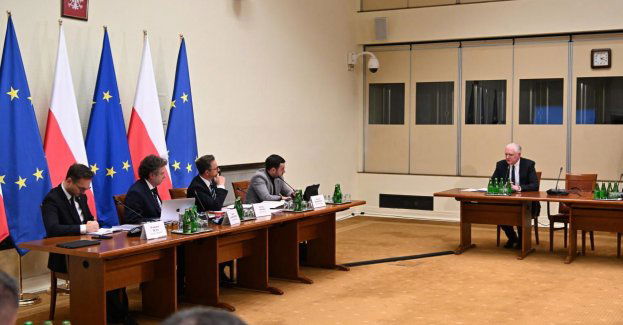 Komisja śledcza ds. wyborów korespondencyjnych kontynuuje przesłuchanie Jarosława Gowina