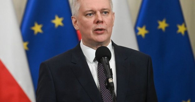 Szef MSWiA i przedstawiciele związków zawodowych służb mundurowych podpisali porozumienie