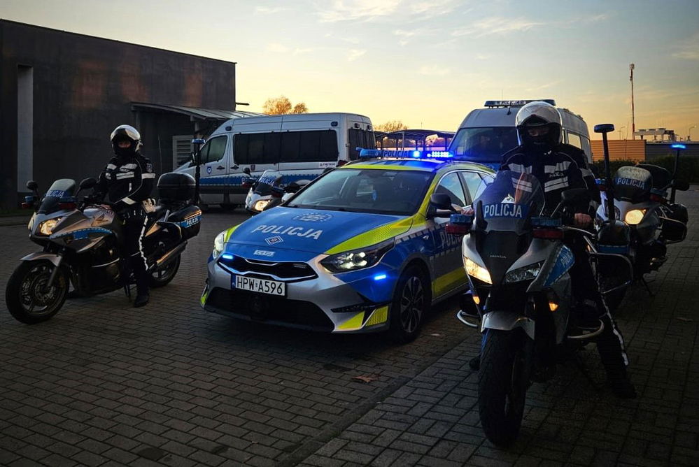 zdjęcie: Patrole policji zapewniły bezpieczeństwo przy cmentarzach / fot. KPP w Myśliborzu
