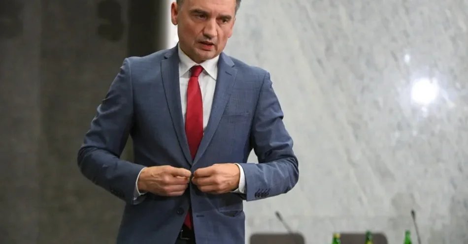 zdjęcie: Ziobro: nigdy nie spotkałem Krala, nie rozmawiałem z nim nawet telefonicznie / Warszawa, 29.09.2025. Wezwany w charakterze świadka, poseł PiS, były minister sprawiedliwości Zbigniew Ziobro na posiedzeniu sejmowej Komisji śledczej ds. inwigilacji systemem Pegasus w Sejmie w Warszawie, 29 bm. (aldg) PAP/Marcin Obara