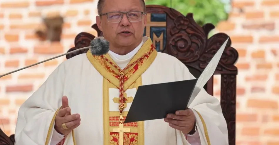zdjęcie: Kard. Ryś: ważne, by patrzeć z pozycji „maluczkich”, a nie władzy i siły / Kraków, 10.05.2026. Metropolita krakowski kard. Grzegorz Ryś podczas mszy św. po procesji ku czci św. Stanisława – głównego patrona Polski w klasztorze oo. Paulinów na Skałce w Krakowie, 10 bm. W procesji, której tradycja sięga XIII wieku, niesione są relikwie najważniejszych polskich świętych. (jm) PAP/Art Service