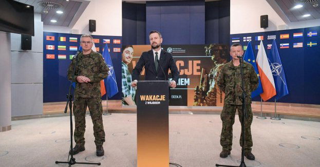 Szef MON zaprasza na wakacyjny turnus "Wakacji z wojskiem"