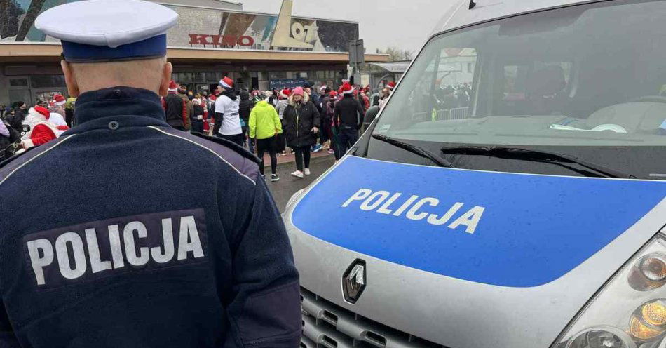 zdjęcie: Bezpieczny XII Charytatywny Bieg Mikołajkowy w Świdniku / fot. KPP Świdnik