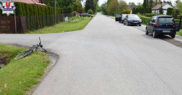 Potrącenie rowerzysty na skrzyżowaniu