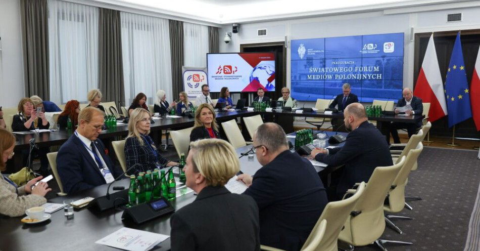 zdjęcie: W piątek w Senacie zainaugurowano VIII Światowe Forum Mediów Polonijnych / Warszawa, 14.11.2025. Inauguracja obchodów Światowego Forum Mediów Polonijnych, 14 bm. w Senacie. (ad) PAP/Albert Zawada