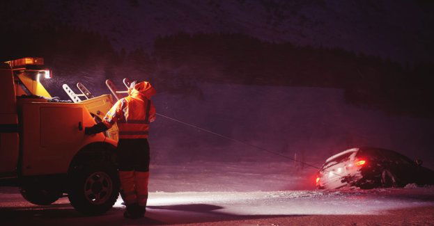 Nocna akcja ratowników TOPR na Rysach; sprowadzono trójkę turystów
