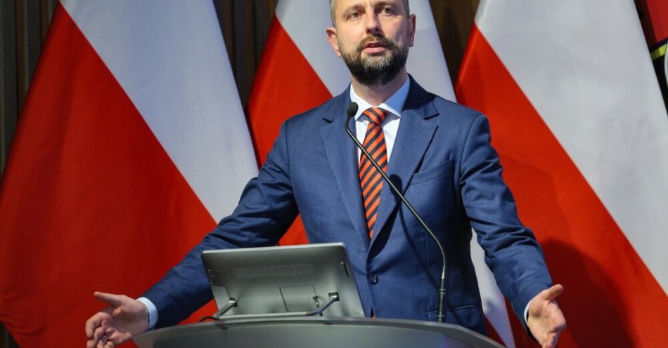 zdjęcie: Kosiniak-Kamysz: Tylko nowy rozdział w konstytucji o TK zmieni sytuację wymiaru sprawiedliwości / Warszawa, 02.10.2025. Wicepremier, minister obrony narodowej Władysław Kosiniak-Kamysz przemawia podczas uroczystej inauguracji Roku Akademickiego 2025/2026 w Wojskowym Instytucie Medycznym w Warszawie, 2 bm. (mr) PAP/Rafał Guz