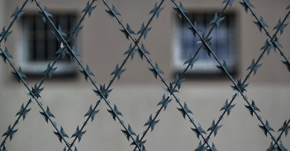 zdjęcie: Kraków: pięć lat więzienia dla trzech Brytyjczyków, którzy próbowali wwieźć w walizkach po 40 kg marihuany / Rzeszów, 05.09.2024. Zakład Karny w Rzeszowie, 5 bm. PAP/Darek Delmanowicz