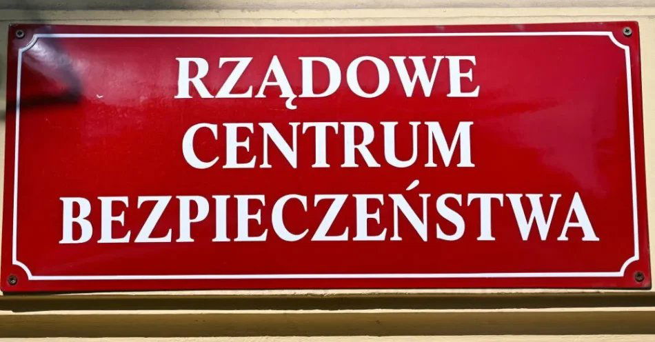zdjęcie: Alert RCB z cyfrową wersją „Poradnika bezpieczeństwa” / Warszawa, 24.05.2026. Tabliczka informacyjna na Rządowym Centrum Bezpieczeństwa w Warszawie, 24 bm. (rp/dw) PAP/Radek Pietruszka