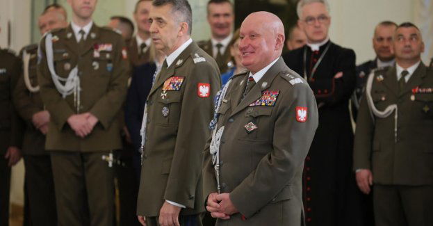 Prezydent wręczył akty mianowania na stanowisko dowódcy generalnego RSZ i na stanowisko dowódcy WOT