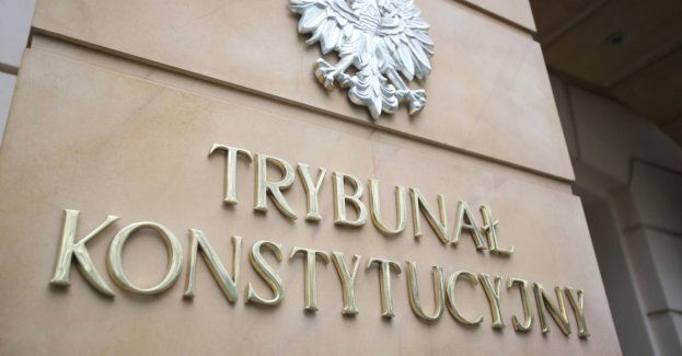 Paraliżowanie prac TK na podstawie uchwał to zamach stanu