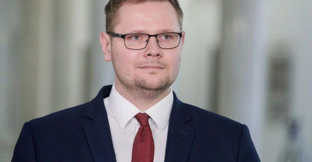 Trwa przeszukanie pokoju M. Wosia w hotelu poselskim