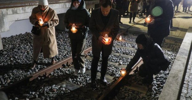 Znicze na torach kolejowych - "Światło Pamięci" w 85. rocznicę pierwszej deportacji na Sybir