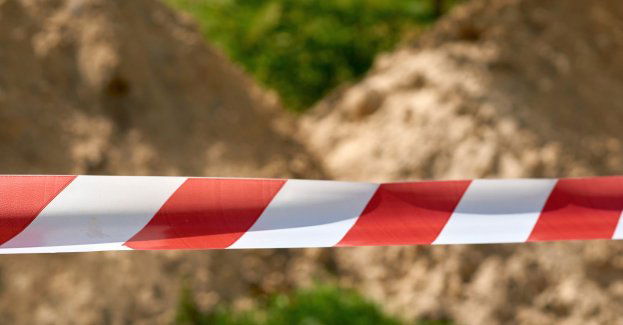 Znaleziono zwłoki z raną postrzałową głowy, trwa ustalanie tożsamości mężczyzny