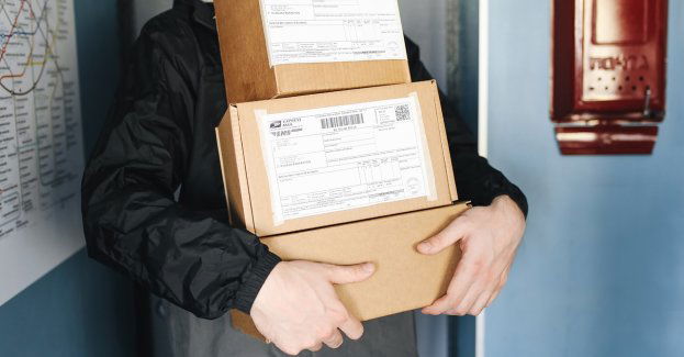 Zarzuty dla 19-latka i 21-latka za napad na dostawcę jedzenia