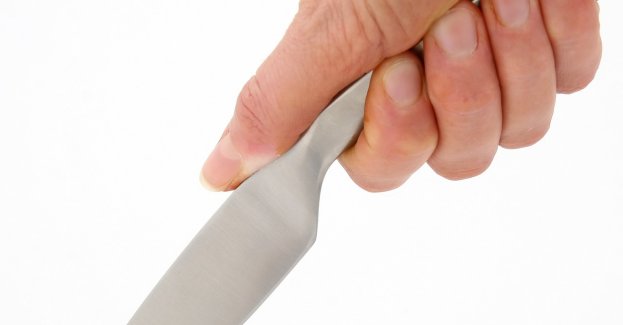 Zarzut zabójstwa za śmiertelne ugodzenie nożem podczas libacji