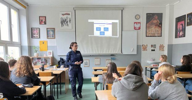 Zajęcia profilaktyczno-edukacyjne z toruńskimi policjantkami